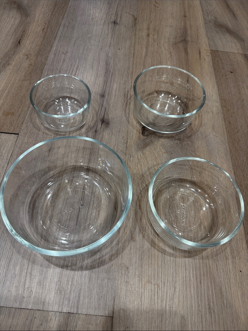 Pyrex Clear Glass Bowls Set - no lids